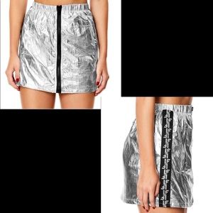 LF Shiny Metallic Silver Zip Front Logo Skirt Lined Mesh Zip Back Elastic Waist